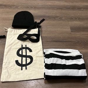 Couple costume robbers